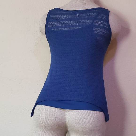 Xtraordinary blue flowy sharkbite crotchet top L - Picture 2 of 5